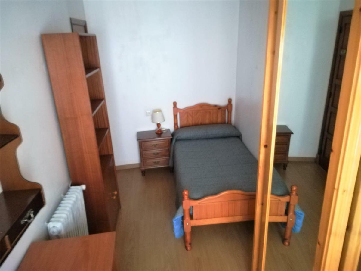 Апартаменты Pension Residencia Universitaria Rey Сантьяго-де-Компостела Экстерьер фото